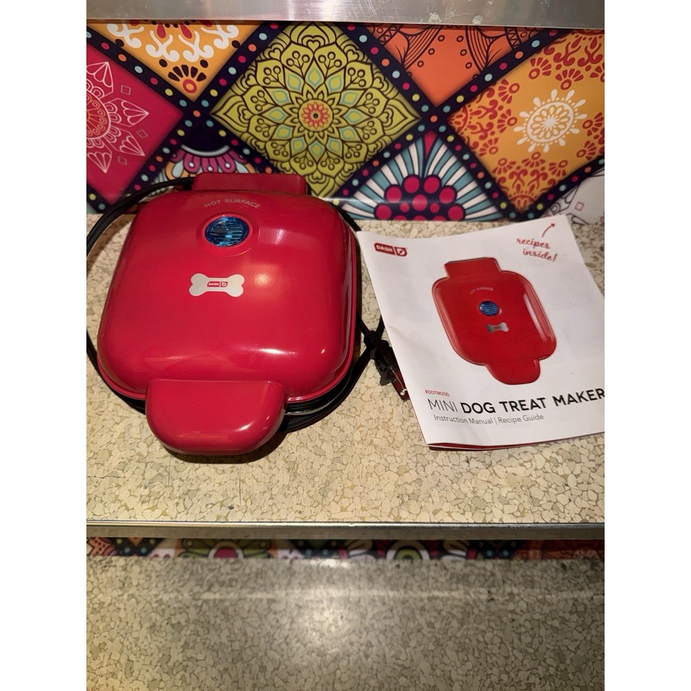 DASH Mini Dog Treat Maker Red Non-Stick Waffle Maker 420W 120V Light